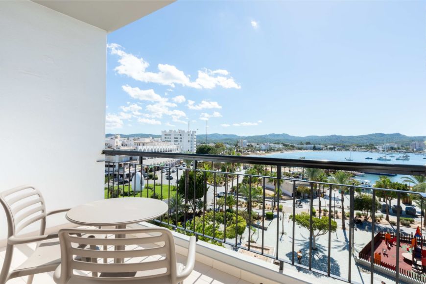Panoramic room The Red Hotel