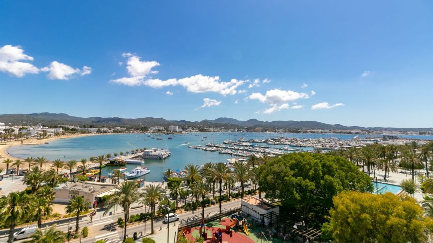 Sant Antoni Bay