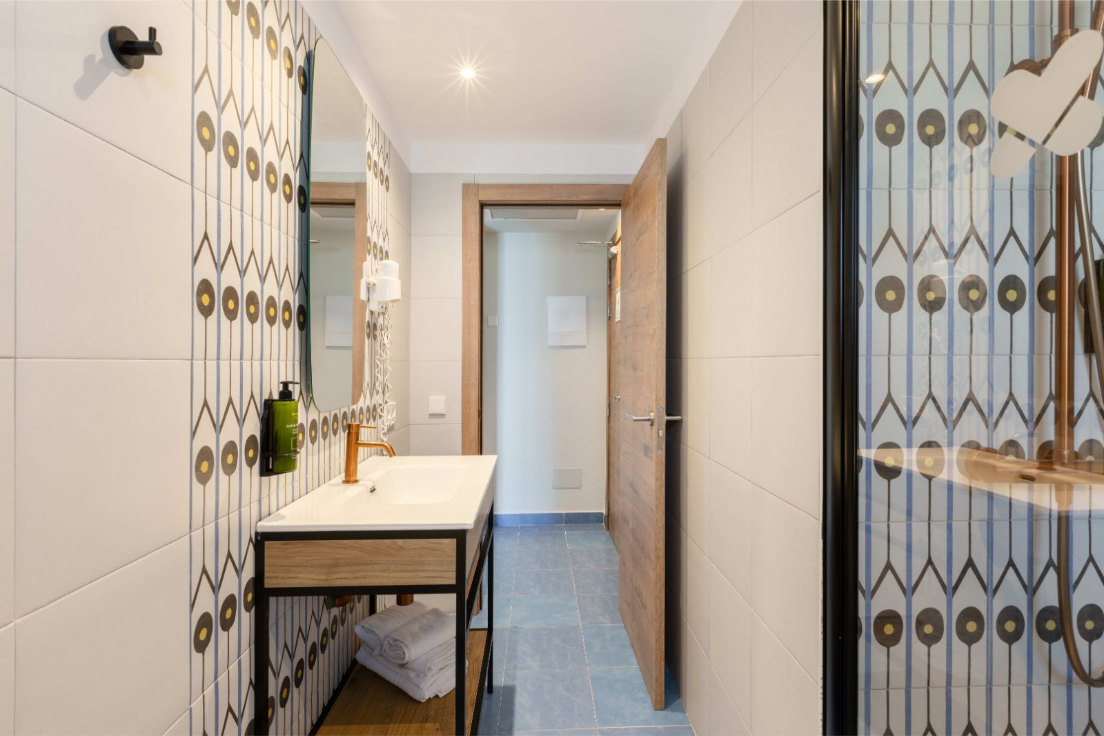 The Alley Studio - The Blue Apartments