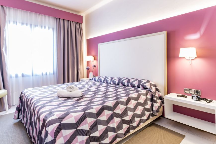 Doble essential - The Purple Hotel
